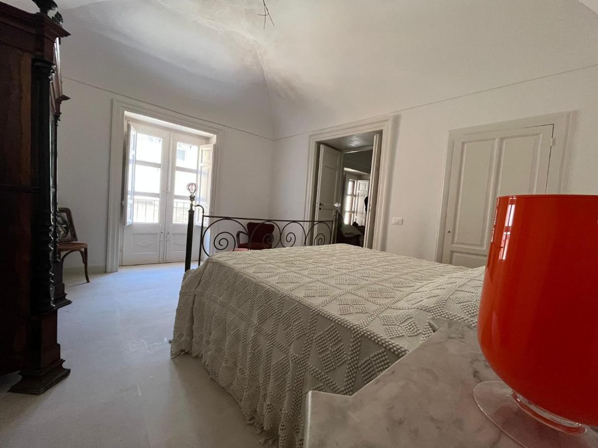 Palazzo Triolo - Dimora Di Charme Bed & Breakfast กอร์เลโอเน ภายนอก รูปภาพ