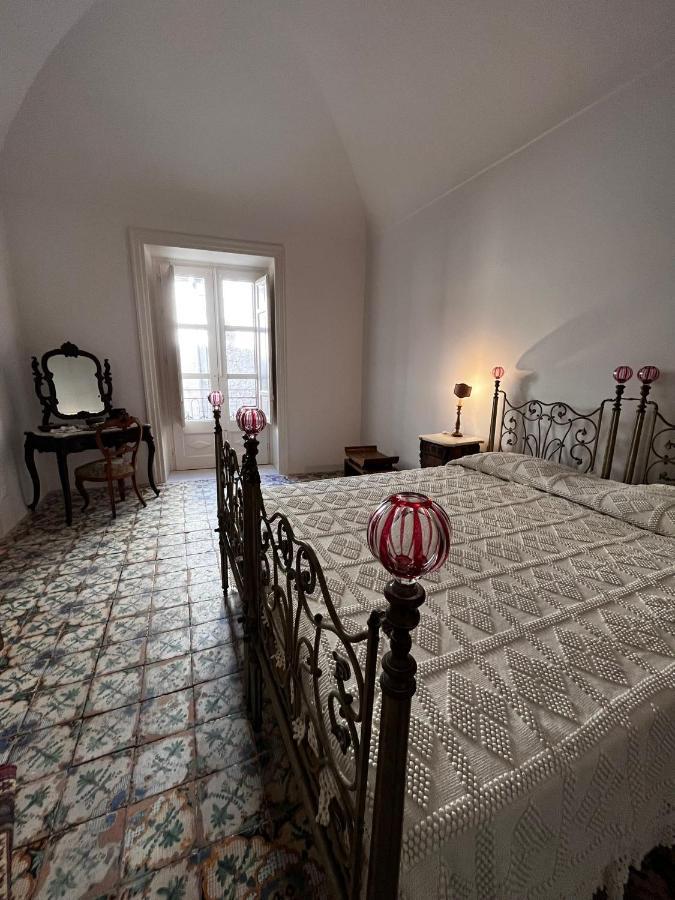Palazzo Triolo - Dimora Di Charme Bed & Breakfast กอร์เลโอเน ภายนอก รูปภาพ